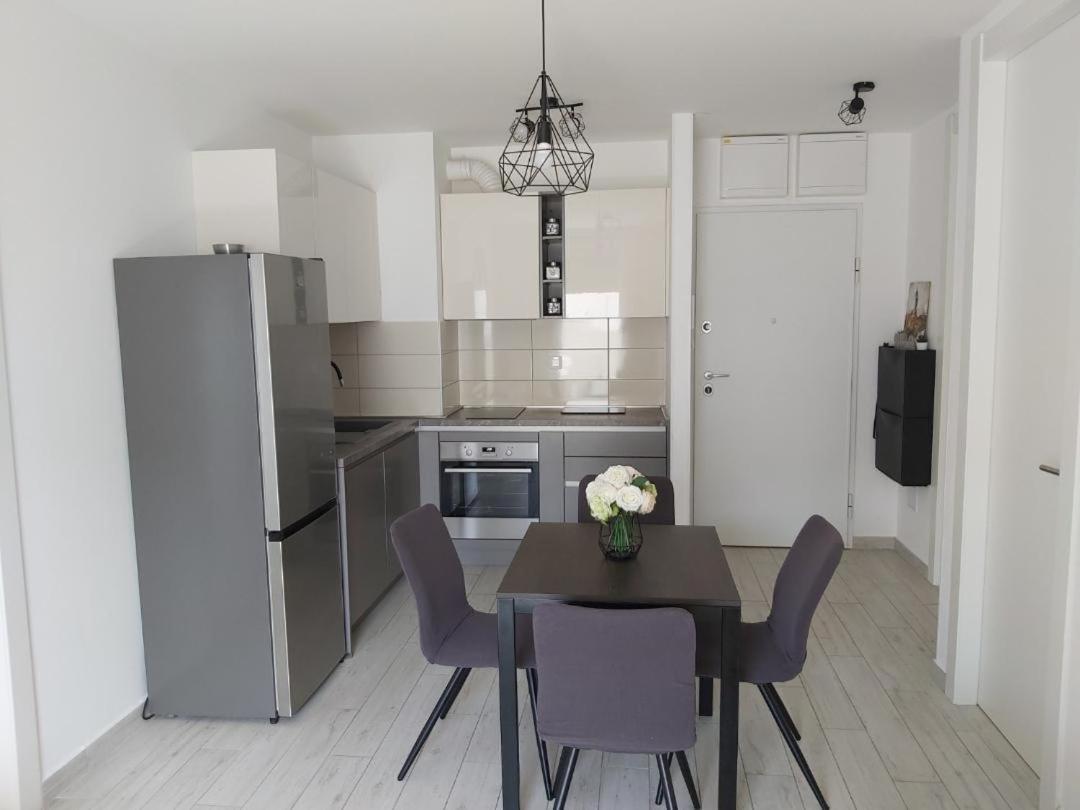 Apartman Ana Iadera With Balcony And Parking Zadar Exterior foto