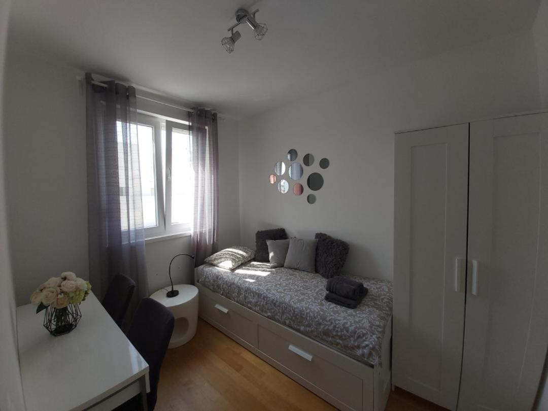 Apartman Ana Iadera With Balcony And Parking Zadar Exterior foto